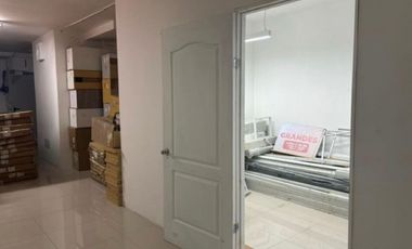 Alquiler de local comercial ubicado en Vía España. (RK)