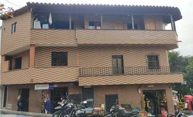 Vendo Casa esquinera en Aranjuez