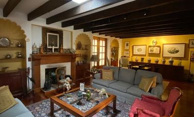 CASA EN VENTA EN SAN BERNABE, ESTILO HACIENDA