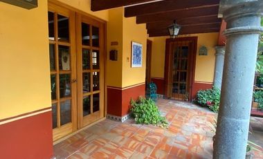 CASA EN VENTA EN SAN BERNABE, ESTILO HACIENDA
