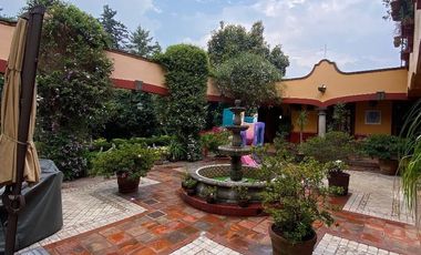 CASA EN VENTA EN SAN BERNABE, ESTILO HACIENDA