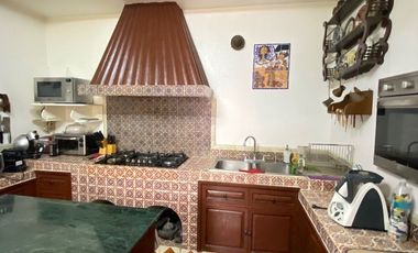 CASA EN VENTA EN SAN BERNABE, ESTILO HACIENDA