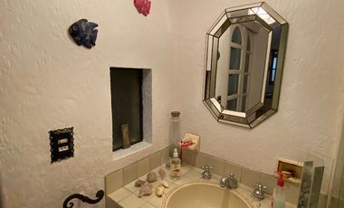 CASA EN VENTA EN SAN BERNABE, ESTILO HACIENDA