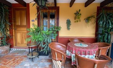 CASA EN VENTA EN SAN BERNABE, ESTILO HACIENDA