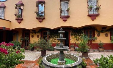 CASA EN VENTA EN SAN BERNABE, ESTILO HACIENDA