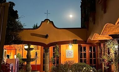 CASA EN VENTA EN SAN BERNABE, ESTILO HACIENDA