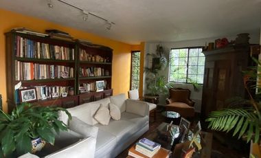 CASA EN VENTA EN SAN BERNABE, ESTILO HACIENDA