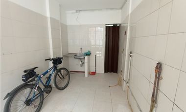 R298 ARRIENDO LOCAL PEQUEÑO BARRIO LITUANIA DE ENGATIVA
