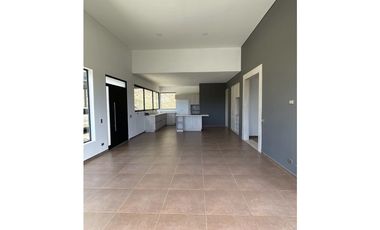 Se vende finca independiente en el carmen de Viboral se entrega rentan