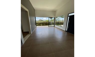 Se vende finca independiente en el carmen de Viboral se entrega rentan