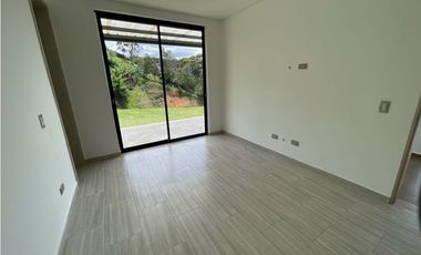 Se vende finca independiente en el carmen de Viboral se entrega rentan