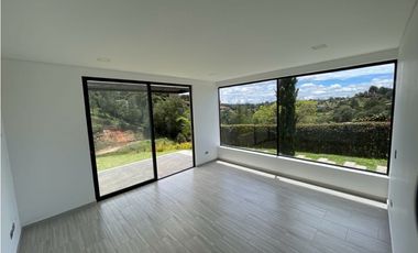 Se vende finca independiente en el carmen de Viboral se entrega rentan