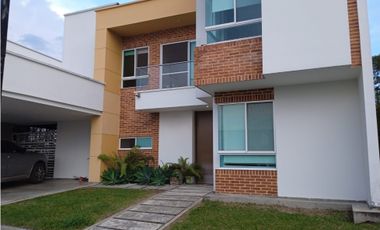 Casa para la venta o arriendo en Cerritos Pereira