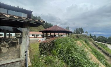 Venta Casa Campestre El Retiro, Antioquia cerca al parque, preciosa