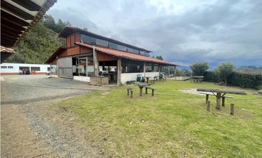 Venta Casa Campestre El Retiro, Antioquia cerca al parque, preciosa