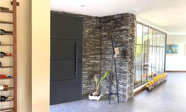Venta Casa Campestre El Retiro, Antioquia cerca al parque, preciosa