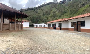 Venta Casa Campestre El Retiro, Antioquia cerca al parque, preciosa