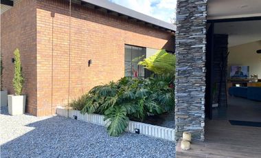 Venta Casa Campestre El Retiro, Antioquia cerca al parque, preciosa