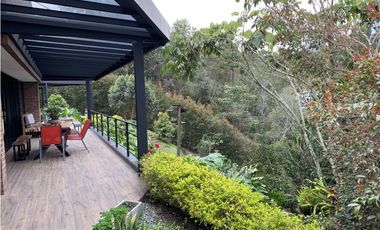 Venta Casa Campestre El Retiro, Antioquia cerca al parque, preciosa