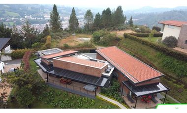 Venta Casa Campestre El Retiro, Antioquia cerca al parque, preciosa