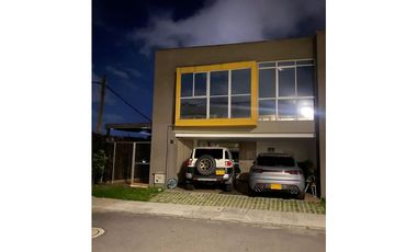 VENTA DE CASA EN UNIDAD CERRADA EN RIONEGRO