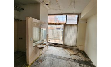 ALQUILER IMPORTANTE LOCAL SOBRE CALLE TUCUMAN