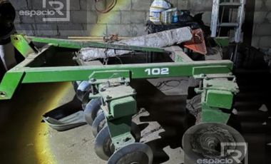 NOGALERA EN VENTA CON EQUIPO Y MAQUINARIA, EN FLORES MAGON. CHIH