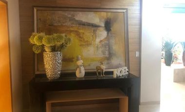 CASA EN VENTA AMUEBLADA EN SAN FRANCISCO CON ALBERCA Y CAMPO DE GOLF