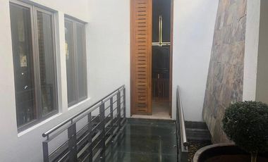CASA EN VENTA AMUEBLADA EN SAN FRANCISCO CON ALBERCA Y CAMPO DE GOLF