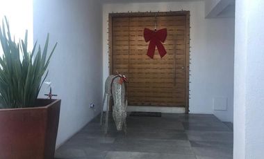 CASA EN VENTA AMUEBLADA EN SAN FRANCISCO CON ALBERCA Y CAMPO DE GOLF