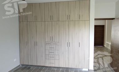 Casa en venta en la Aurora con amplio Terreno