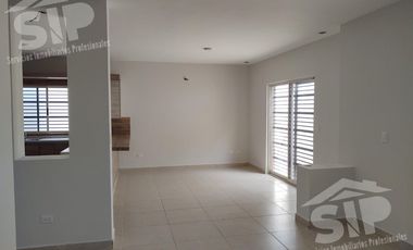 Casa en venta en la Aurora con amplio Terreno