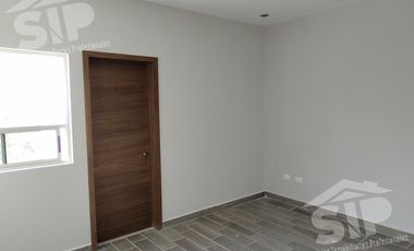 Casa en venta en la Aurora con amplio Terreno