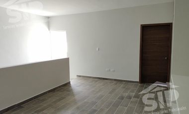 Casa en venta en la Aurora con amplio Terreno