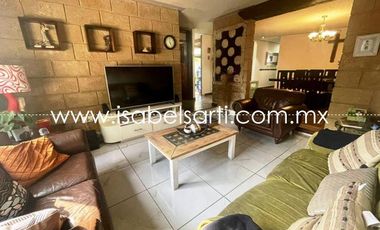 CASA EN VENTA EN JURICA