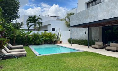 Casa en Venta con o sin Muebles en Cancun, Lagos del Sol