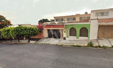 Venta Casa con Accesoria, uso de Suelo Comercial, Bellavista, Cuernavaca, Morelos