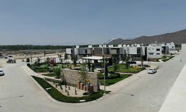 Residencia en Venta en Frac Privado Al Norte con Alberca
