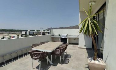 Residencia en Venta en Frac Privado Al Norte con Alberca