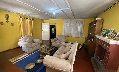 CASA - TERRENO EN PASAJE CANDELARIA - ATRÁS DE PARROQUIA