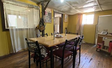 CASA - TERRENO EN PASAJE CANDELARIA - ATRÁS DE PARROQUIA