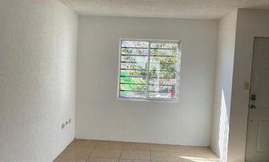 CASA EN VENTA AL SUR EN FRACCIONAMIENTO VERSALLES