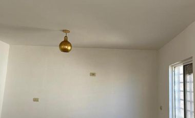 CASA EN VENTA AL SUR EN FRACCIONAMIENTO VERSALLES