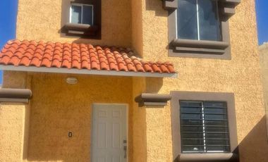CASA EN VENTA AL SUR EN FRACCIONAMIENTO VERSALLES