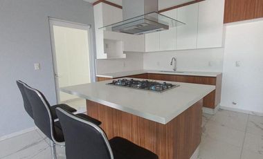 CASA EN BRISAS