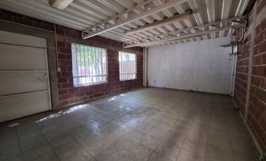 VENTA | Nave Industrial de 588 m2, Parque Industrial Bernardo Quintana, Qro.