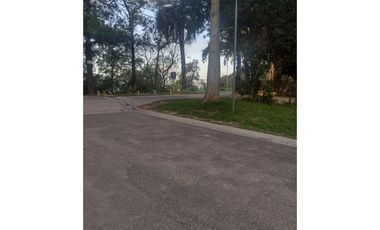 GRANADERO BAIGORRIA, LOTE SOBRE BARRANCA, CASTELLANOS Y YAPEYU