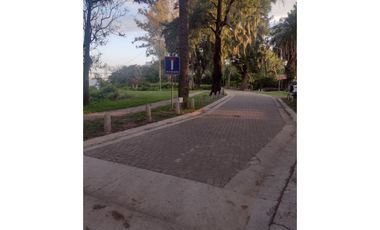 GRANADERO BAIGORRIA, LOTE SOBRE BARRANCA, CASTELLANOS Y YAPEYU