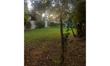 GRANADERO BAIGORRIA, LOTE SOBRE BARRANCA, CASTELLANOS Y YAPEYU