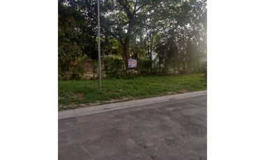 GRANADERO BAIGORRIA, LOTE SOBRE BARRANCA, CASTELLANOS Y YAPEYU